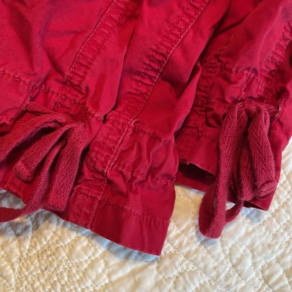 London Jean Chino Capris.  Red.  Size 14 - Picture 5 of 12
